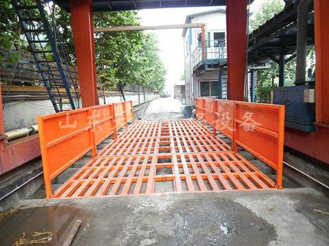 點擊查看詳細信息<br>標題：濟寧唐口煤礦4X12米煤礦專用洗車機 閱讀次數：2414